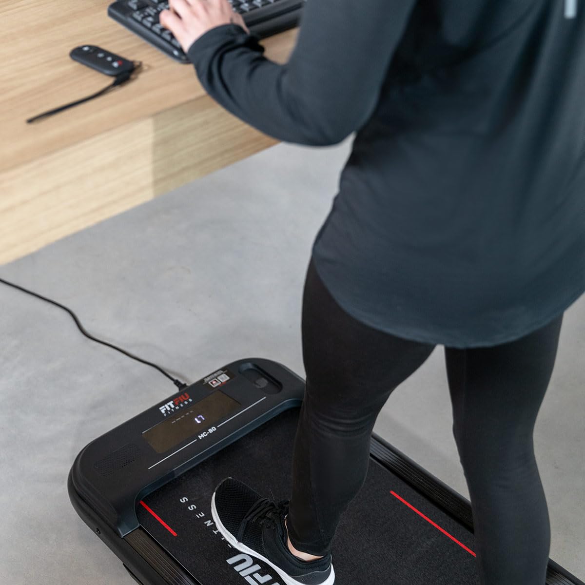 FITFIU Fitness - Tapis de Course et de Marche pour Dessous de Bureau jusqu'à 8 km/h, télécommande, Poids Max 110 kg, pour Marche et Jogging